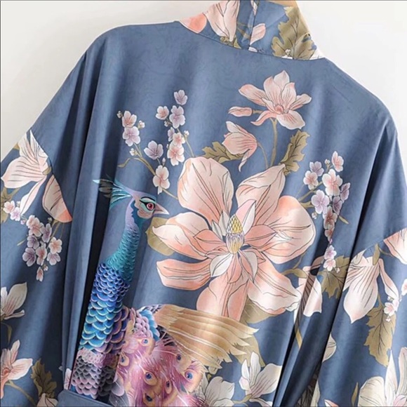 Now in Nude!!! Beautiful kimono wrap with peacock - Picture 9 of 13